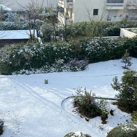 Joli Lumineux Apartamento Suresnes